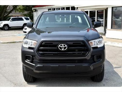 2017 Toyota Tacoma SR