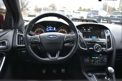 2018 Ford Focus ST 