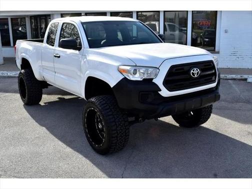 2017 Toyota Tacoma SR
