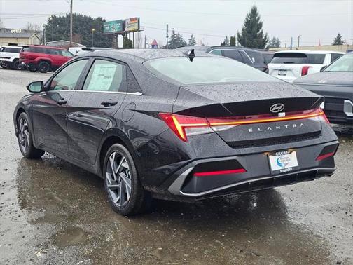 2025 Hyundai ELANTRA SEL