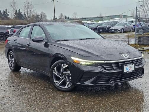 2025 Hyundai ELANTRA SEL