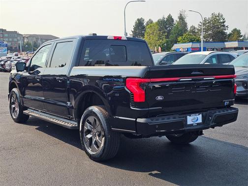 2025 Ford F-150 Lightning LARIAT