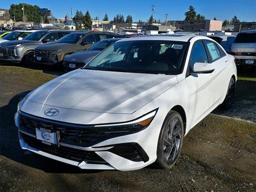 2025 Hyundai ELANTRA SEL