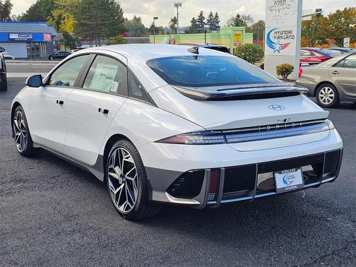 2025 Hyundai IONIQ 6 SEL
