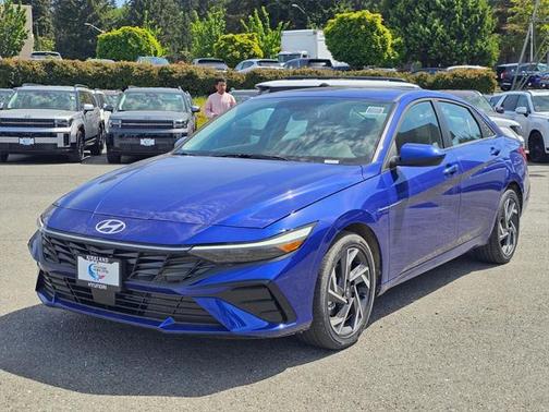 2025 Hyundai ELANTRA SEL