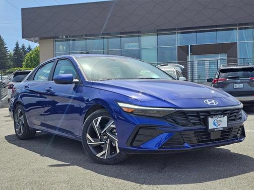 2025 Hyundai ELANTRA SEL
