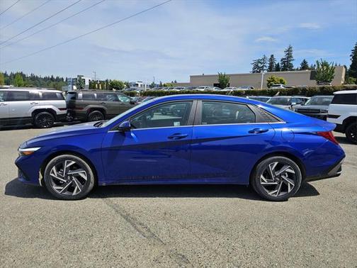 2025 Hyundai ELANTRA SEL