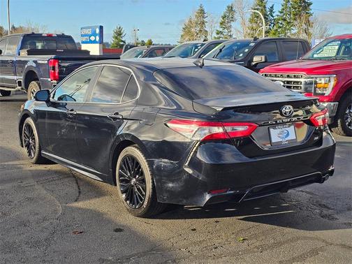 2020 Toyota Camry SE