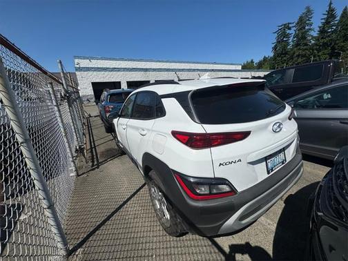 2022 Hyundai KONA SEL