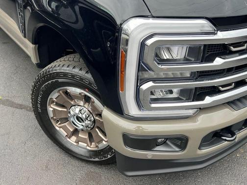 Agate Black Metallic 2026 Ford F-250 King Ranch