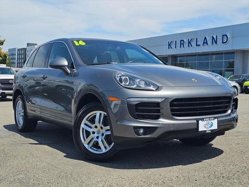 2016 Porsche Cayenne Base