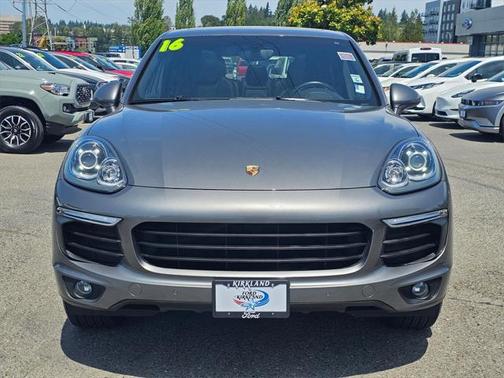 2016 Porsche Cayenne Base