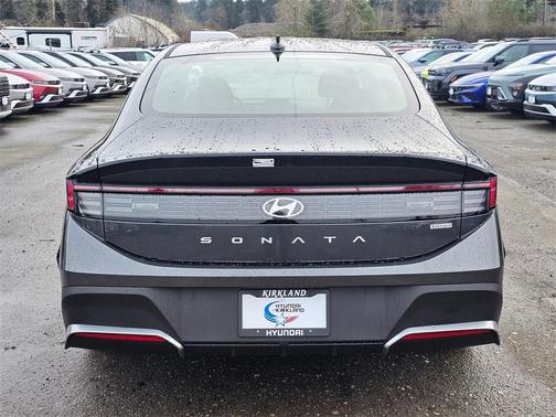 2026 Hyundai SONATA Hybrid Base