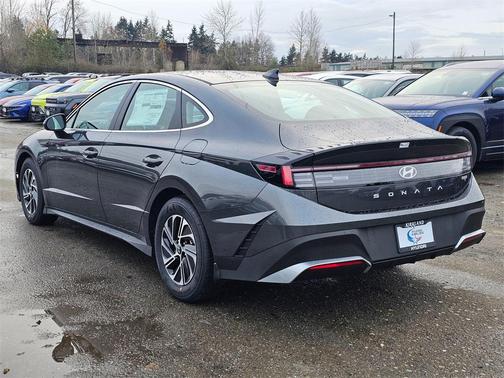 2026 Hyundai SONATA Hybrid Base