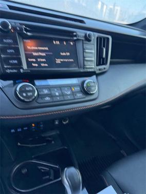 2018 Toyota RAV4 Hybrid SE