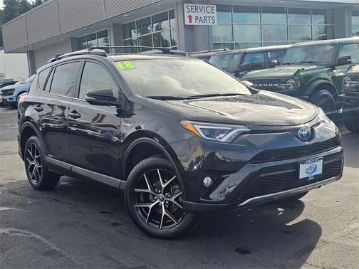 2018 Toyota RAV4 Hybrid SE