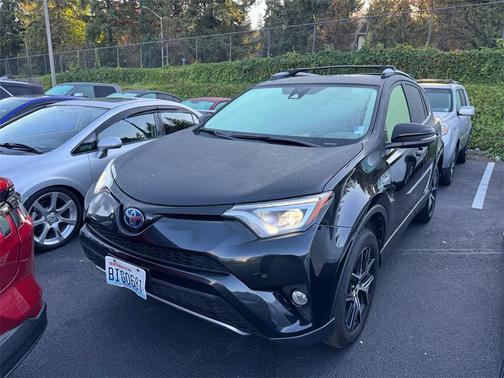 2018 Toyota RAV4 Hybrid SE