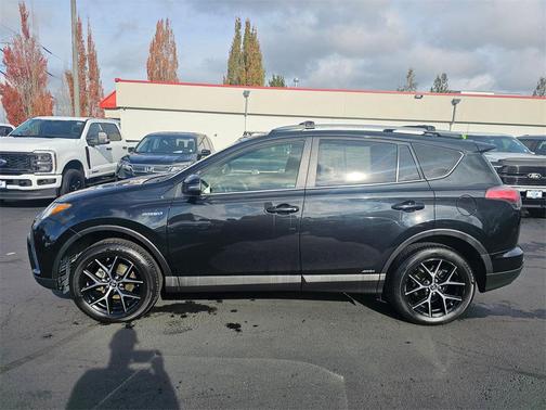 2018 Toyota RAV4 Hybrid SE