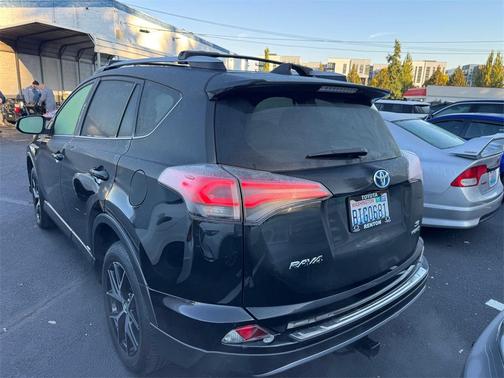 2018 Toyota RAV4 Hybrid SE