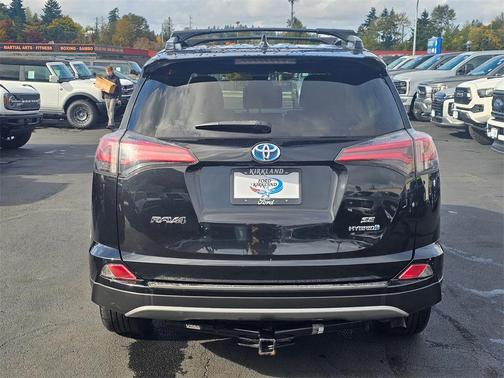 2018 Toyota RAV4 Hybrid SE