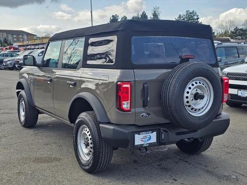 2025 Ford Bronco Base