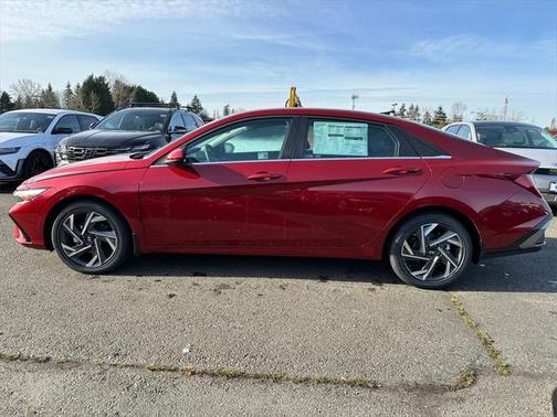 2025 Hyundai ELANTRA SEL