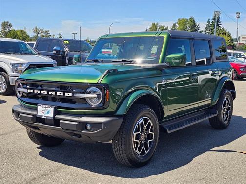 2025 Ford Bronco Outer Banks