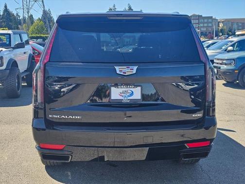 2022 Cadillac Escalade Sport