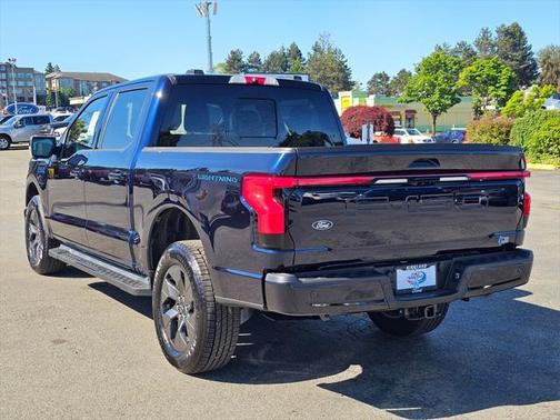 2025 Ford F-150 Lightning LARIAT