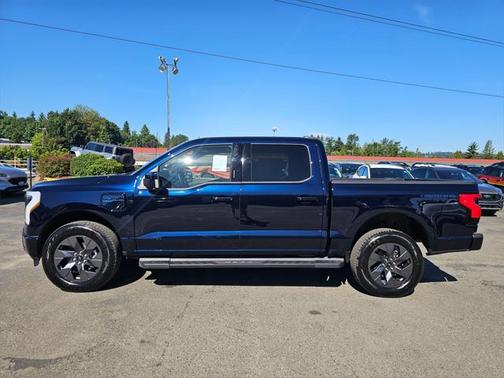 2025 Ford F-150 Lightning LARIAT