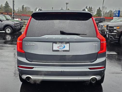 2018 Volvo XC90 T5 Momentum
