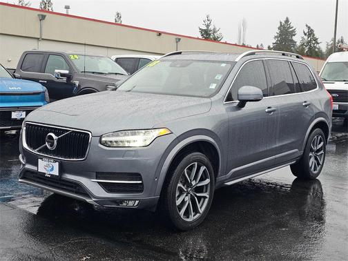 2018 Volvo XC90 T5 Momentum