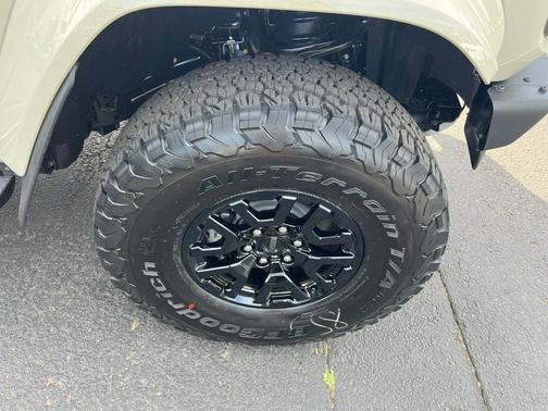 Desert Sand 2026 Ford Bronco Raptor