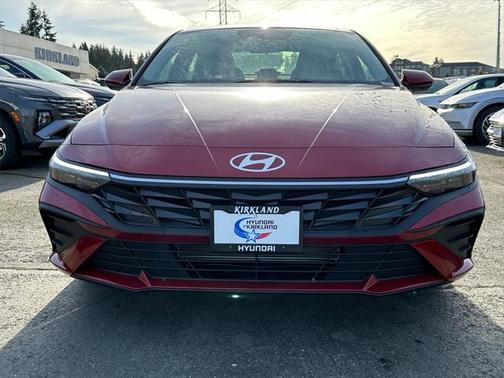 2025 Hyundai ELANTRA SE