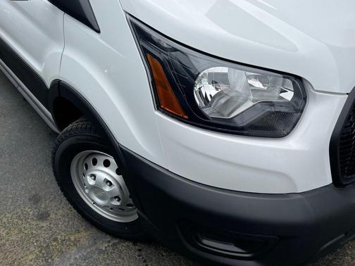 Oxford White 2026 Ford Transit-250 Base