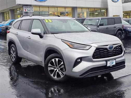2023 Toyota Highlander Hybrid XLE