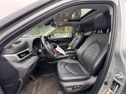 2023 Toyota Highlander Hybrid XLE