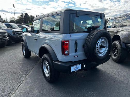 Avalanche Gray 2026 Ford Bronco Base