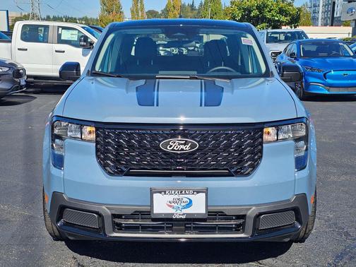Azure Gray Metallic Tri-Coat 2025 Ford Maverick XLT