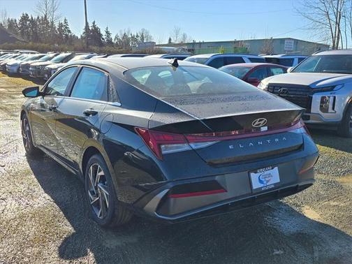 2025 Hyundai ELANTRA SEL