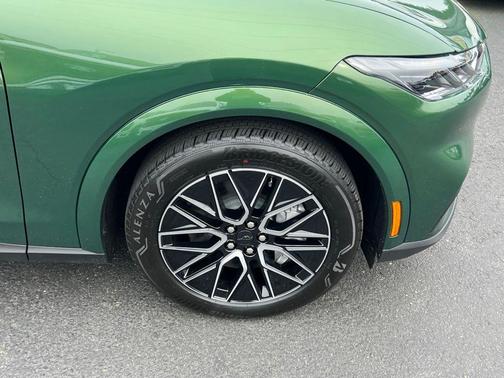 Eruption Green Metallic 2026 Ford Mustang Mach-E Premium