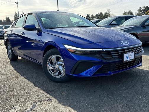 2025 Hyundai ELANTRA SE