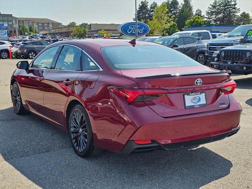 2019 Toyota Avalon Hybrid XSE