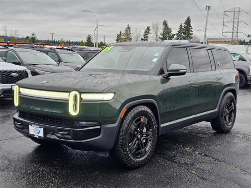 2025 Rivian R1S Adventure