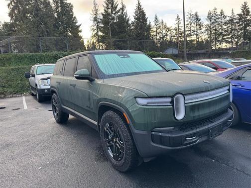 2025 Rivian R1S Adventure