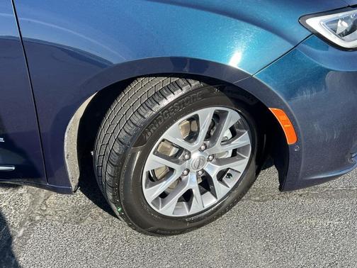 2023 Chrysler Pacifica L