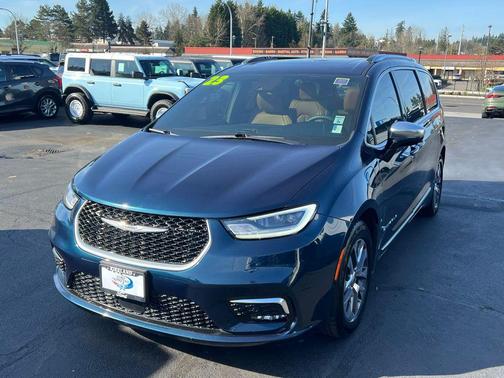 2023 Chrysler Pacifica L