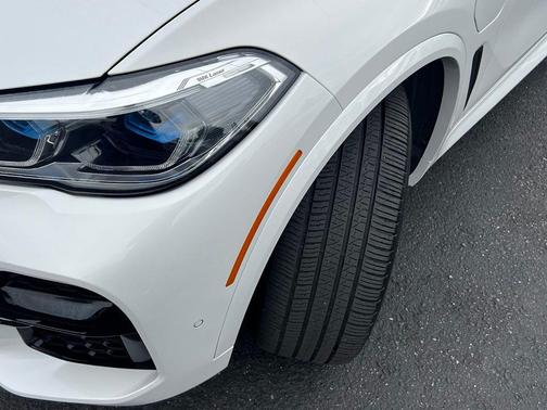 Mineral White Metallic 2023 BMW X5 PHEV xDrive45e