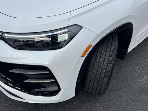 2025 Volkswagen Tiguan 2.0T SEL R-Line 4MOTION