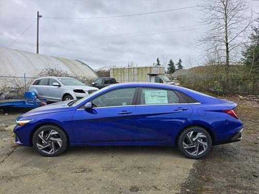2025 Hyundai ELANTRA Limited